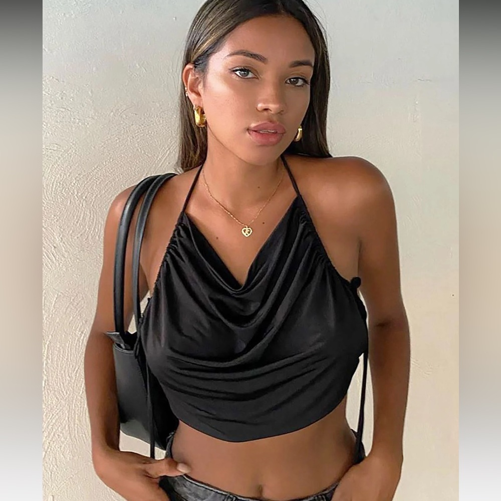 FASHION NOVA CAUGHT YOU STARING CROP TOP